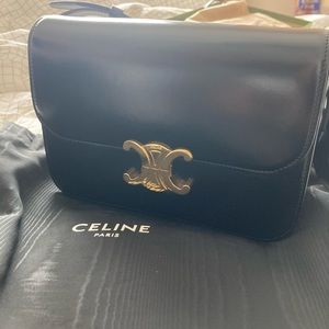 Pre loved Celine Triomphe CLASSIQUE
